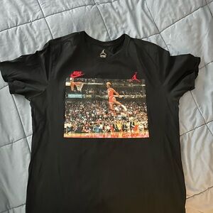 Jordan Nike Black T-Shirt with Iconic dunk from free throw line